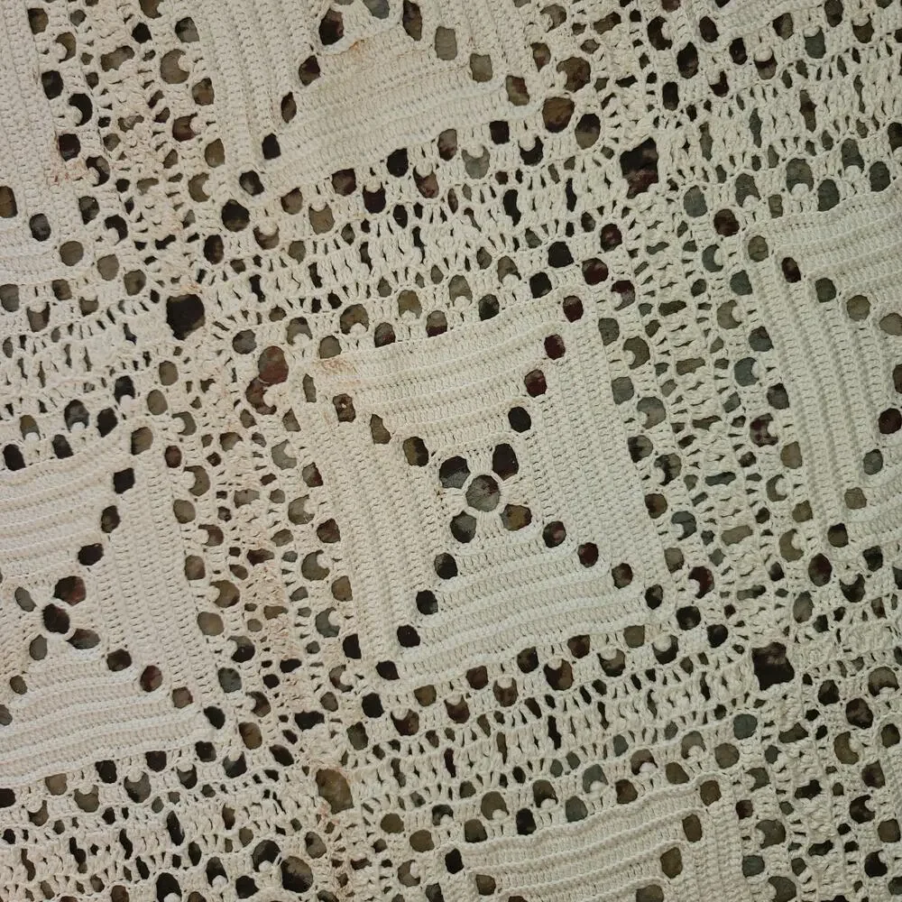 Vintage handmade crochet Coverlet square 77x100 cream bedspread